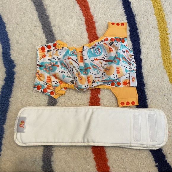 Flip Cloth Diaper Potty Training Shell and Inserts - Picture 2 of 2